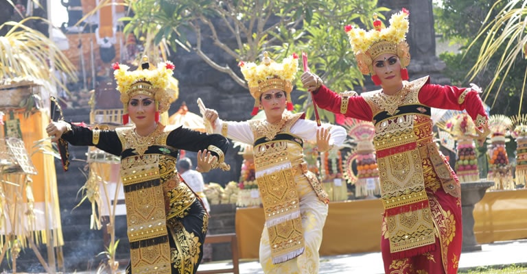Bali temple Ceremony